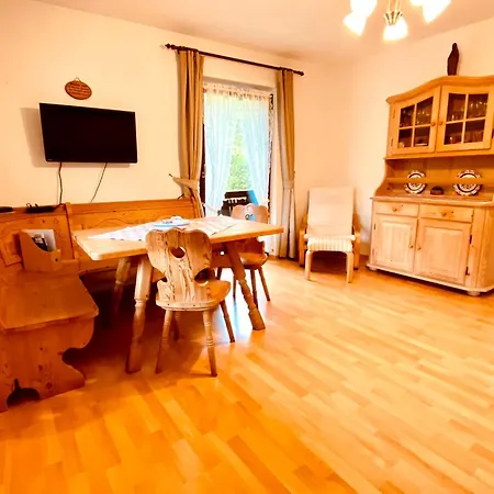 Haus Hochhaeusler Apartamento